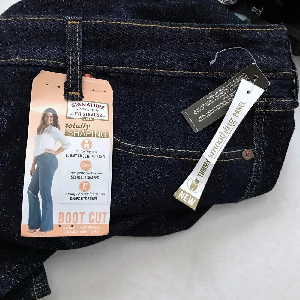 Levi's NWT Dark Wash Shaping Boot Cut Jeans Women 24W Short